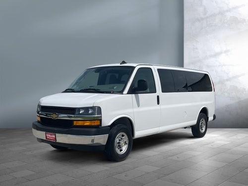 2024 Chevrolet Express Passenger 3500 1LT