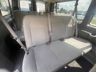 2024 Chevrolet Express Passenger 3500 1LT