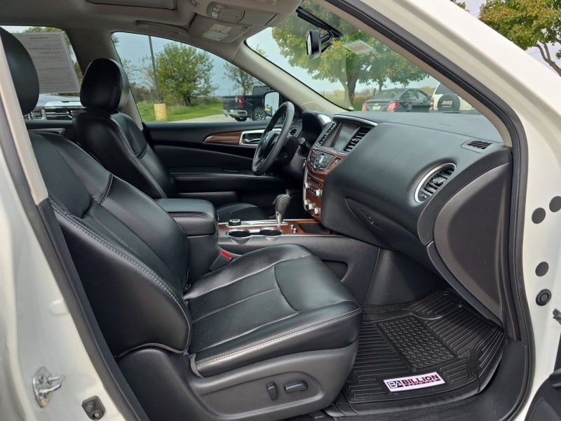 2017 Nissan Pathfinder Platinum