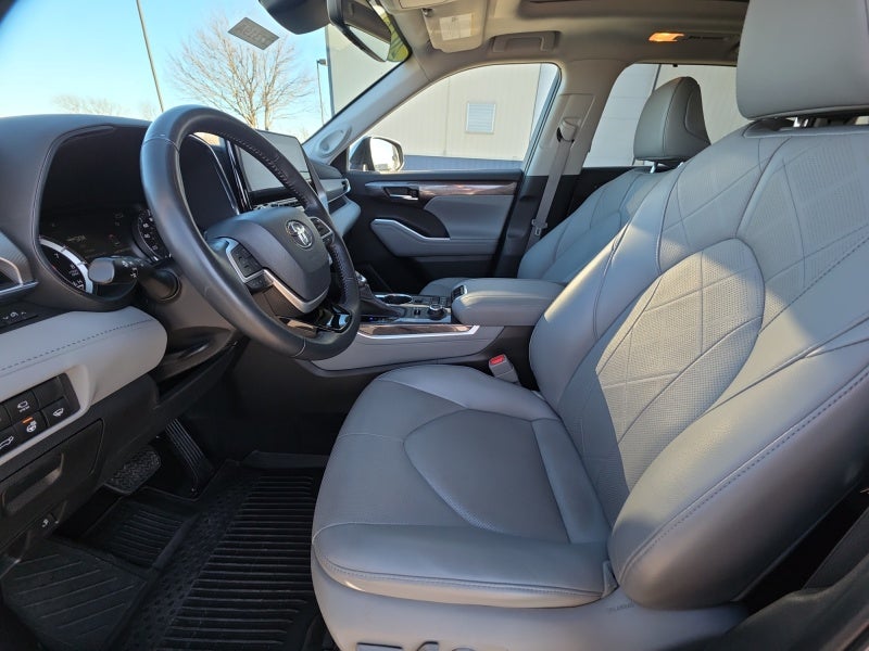2022 Toyota Highlander Platinum