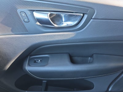 2018 Volvo XC60 R-Design