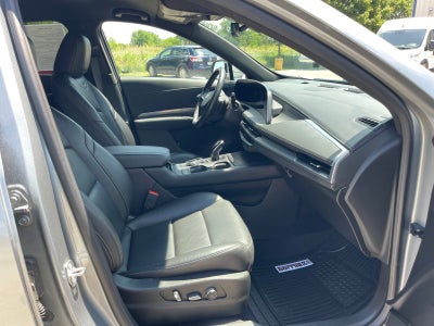 2024 Cadillac XT4 AWD Premium Luxury