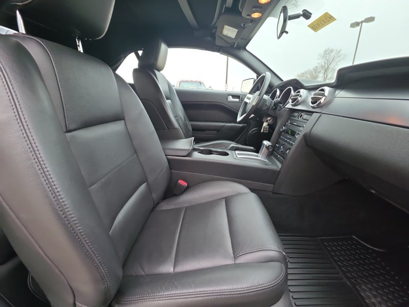 2008 Ford Mustang Deluxe