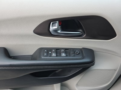 2020 Chrysler Voyager LXI