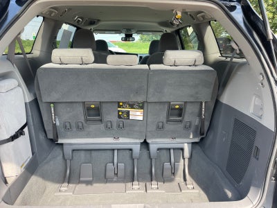 2019 Toyota Sienna LE