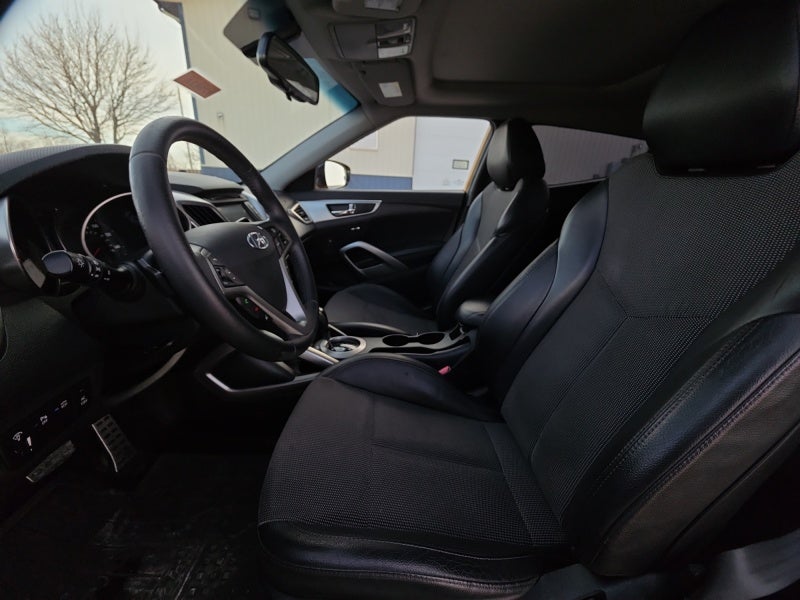 2013 Hyundai Veloster w/Black Int