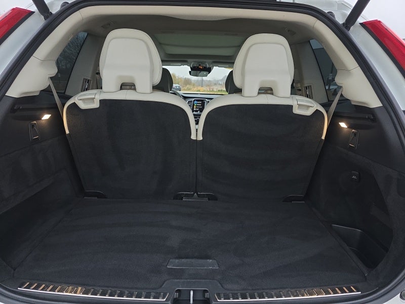 2020 Volvo XC90 Momentum