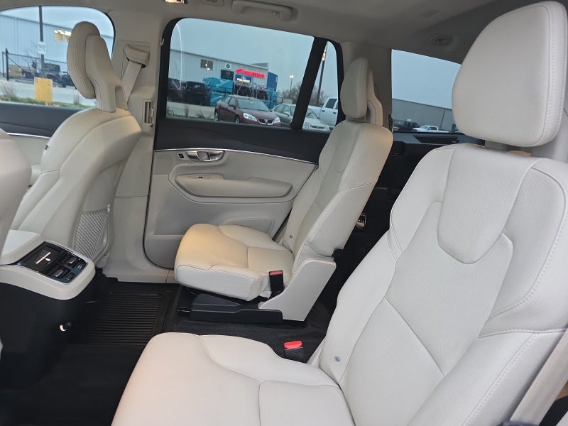 2020 Volvo XC90 Momentum