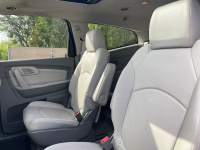 2011 Chevrolet Traverse LT w/2LT