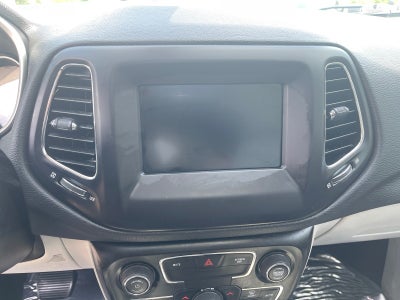 2019 Jeep Compass Latitude w/Sun/Wheel Pkg