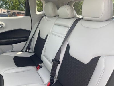 2019 Jeep Compass Latitude w/Sun/Wheel Pkg