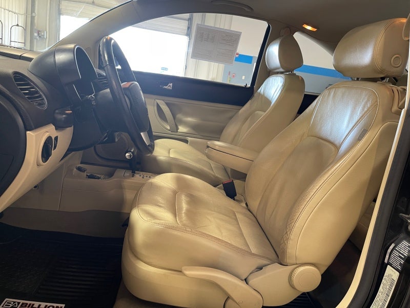 2007 Volkswagen Beetle 2dr Auto Coupe