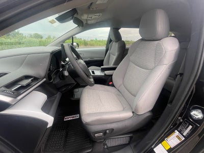 2025 Toyota SIENNA LE LE