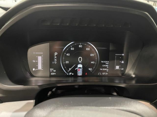 2019 Volvo XC90 Momentum