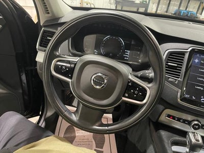2019 Volvo XC90 Momentum