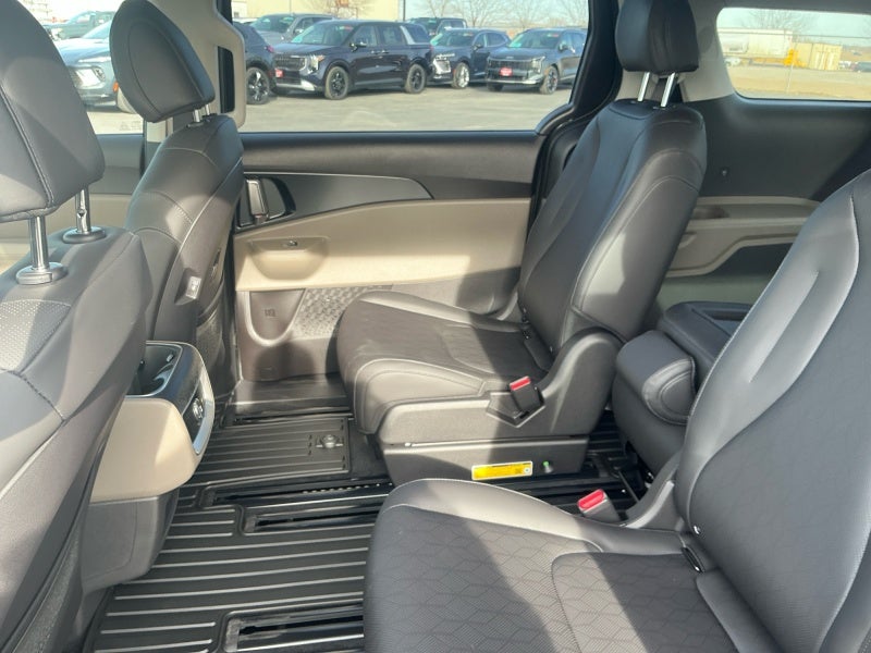 2026 Kia Carnival LX