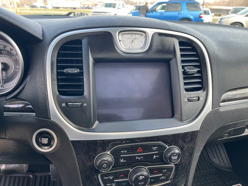 2022 Chrysler 300 Touring L