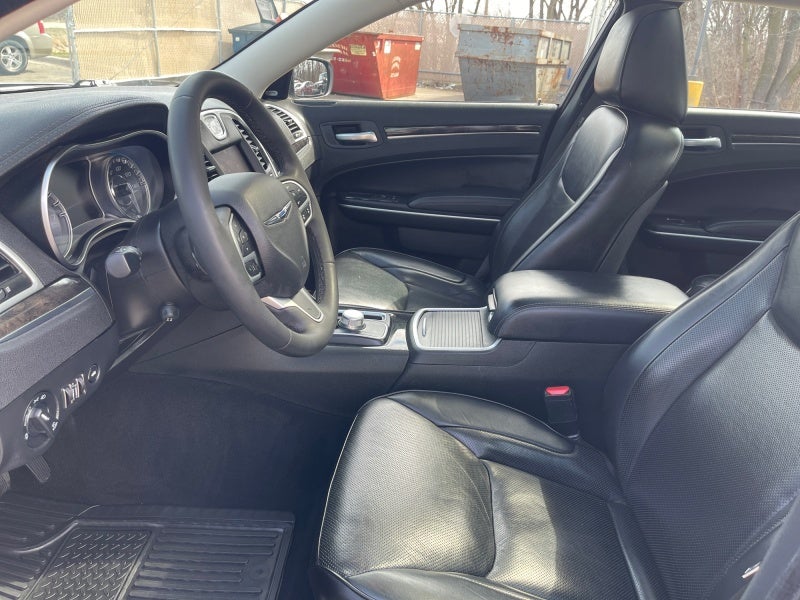 2022 Chrysler 300 Touring L