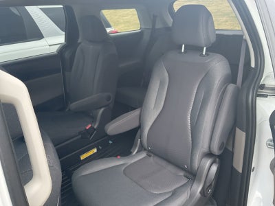 2026 Kia Carnival LX