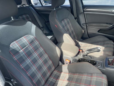 2019 Volkswagen Golf GTI S