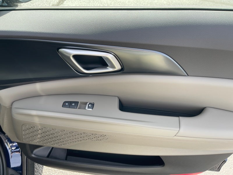 2027 Kia Carnival LX