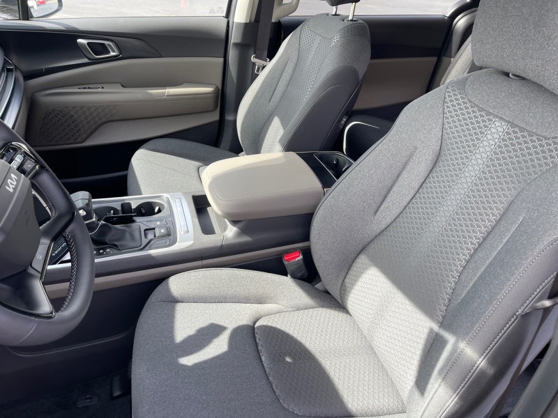 2027 Kia Carnival LX