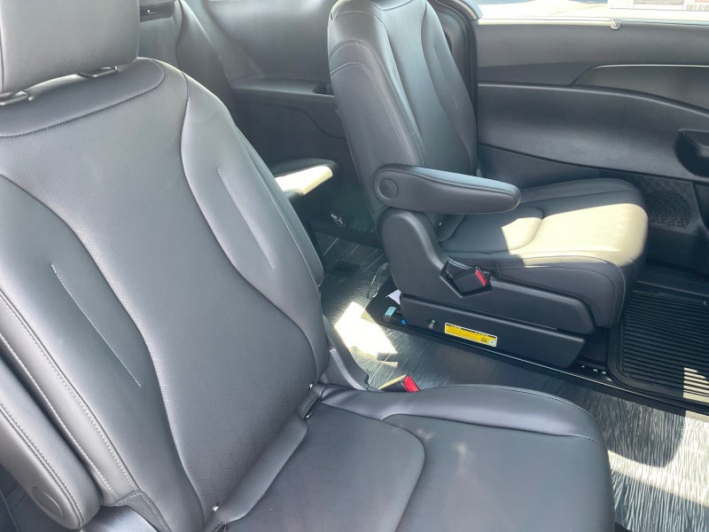 2027 Kia Carnival SX