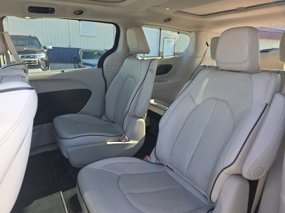 2017 Chrysler Pacifica Hybrid Platinum