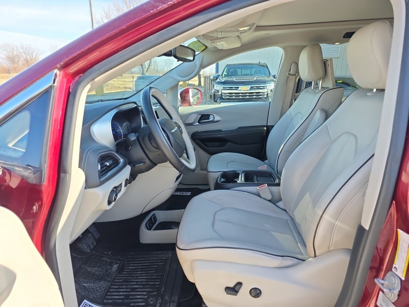 2017 Chrysler Pacifica Hybrid Platinum