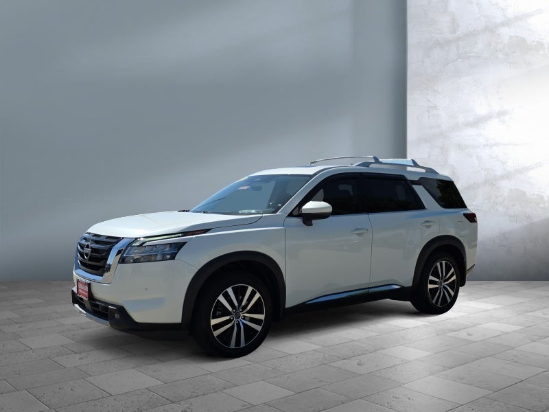 2023 Nissan Pathfinder Platinum 4WD's photo