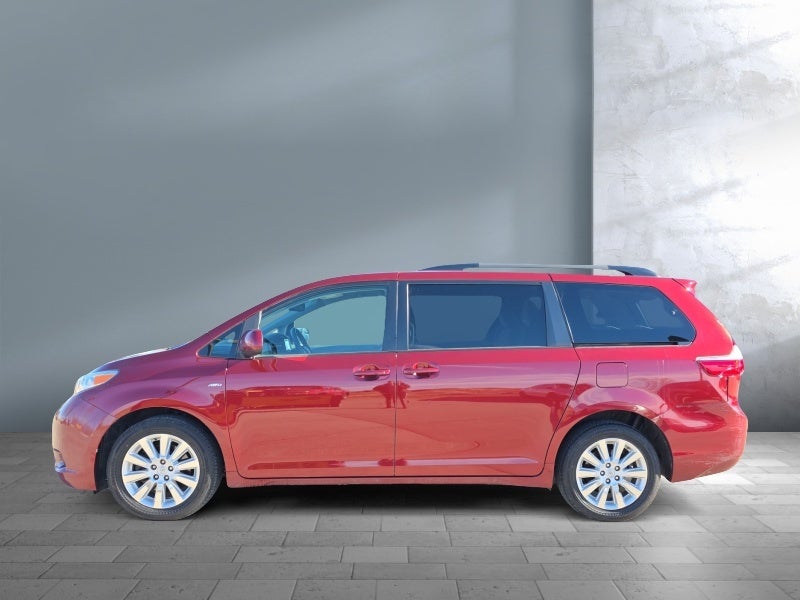 2016 Toyota Sienna LE