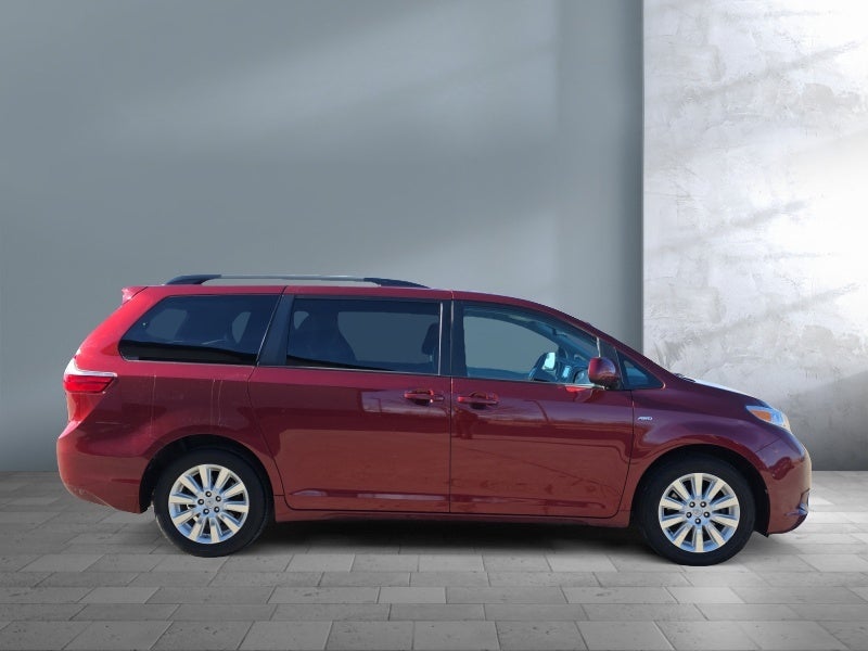 2016 Toyota Sienna LE