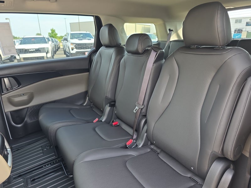 2027 Kia Carnival LXS