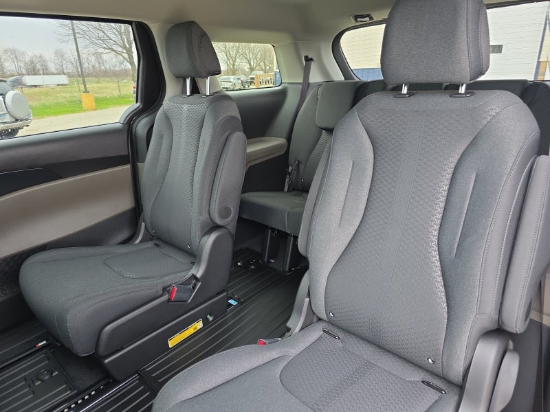 2026 Kia Carnival LX