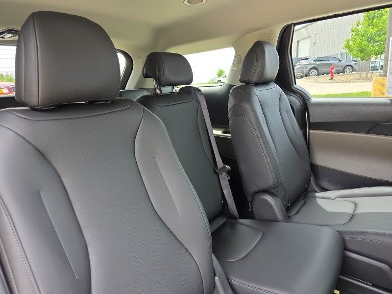 2027 Kia Carnival Hybrid LXS