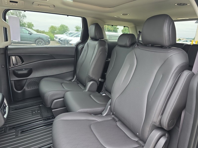2027 Kia Carnival SX