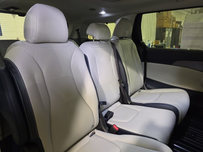 2027 Kia Carnival SX