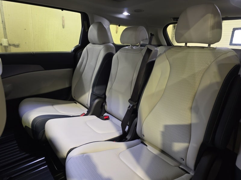 2027 Kia Carnival SX