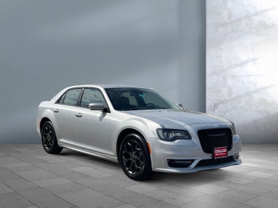 2022 Chrysler 300 Touring L