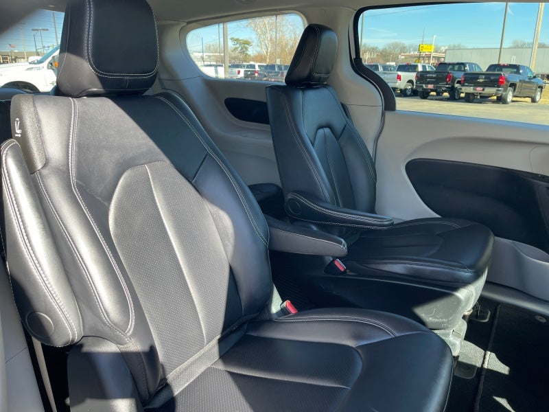 2024 Chrysler Pacifica Hybrid Select