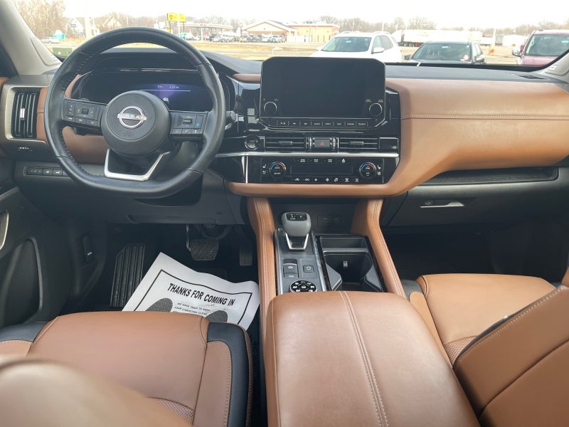 2025 Nissan Pathfinder Platinum