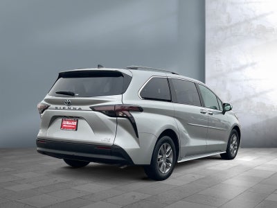 2024 Toyota Sienna XLE