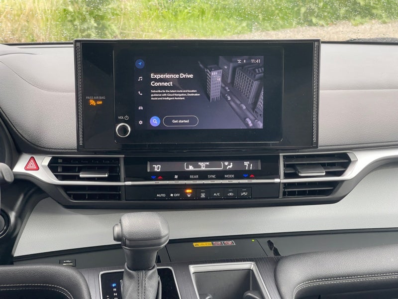 2025 Toyota Sienna LE